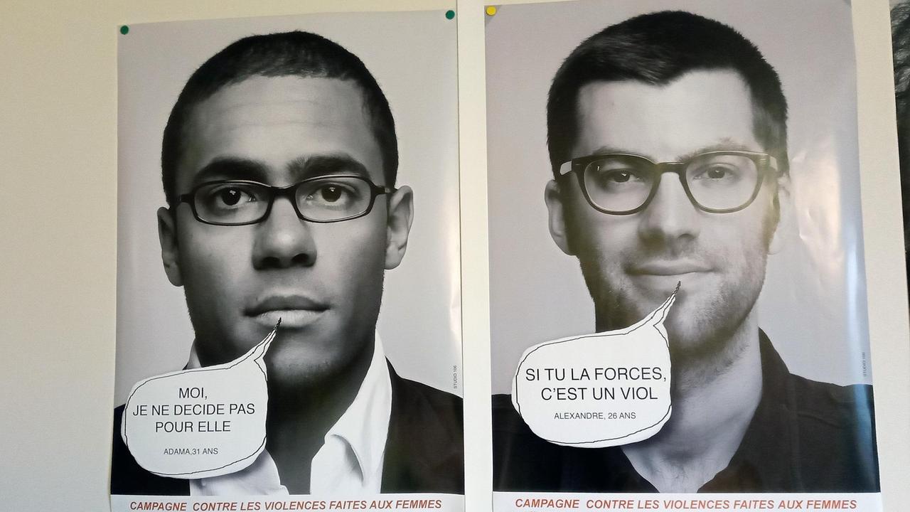 Das Büro vom Observatoire bei Paris mit Plakaten gegen häusliche Gewalt. Das Büro vom Observatoire bei Paris mit Plakaten gegen häusliche Gewalt.