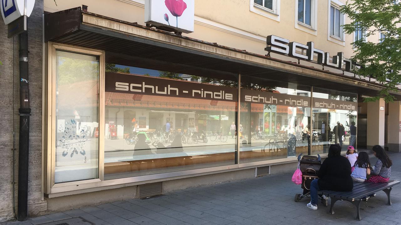 Ein leer stehendes Geschäft in der Innenstadt von München-Pasing. 