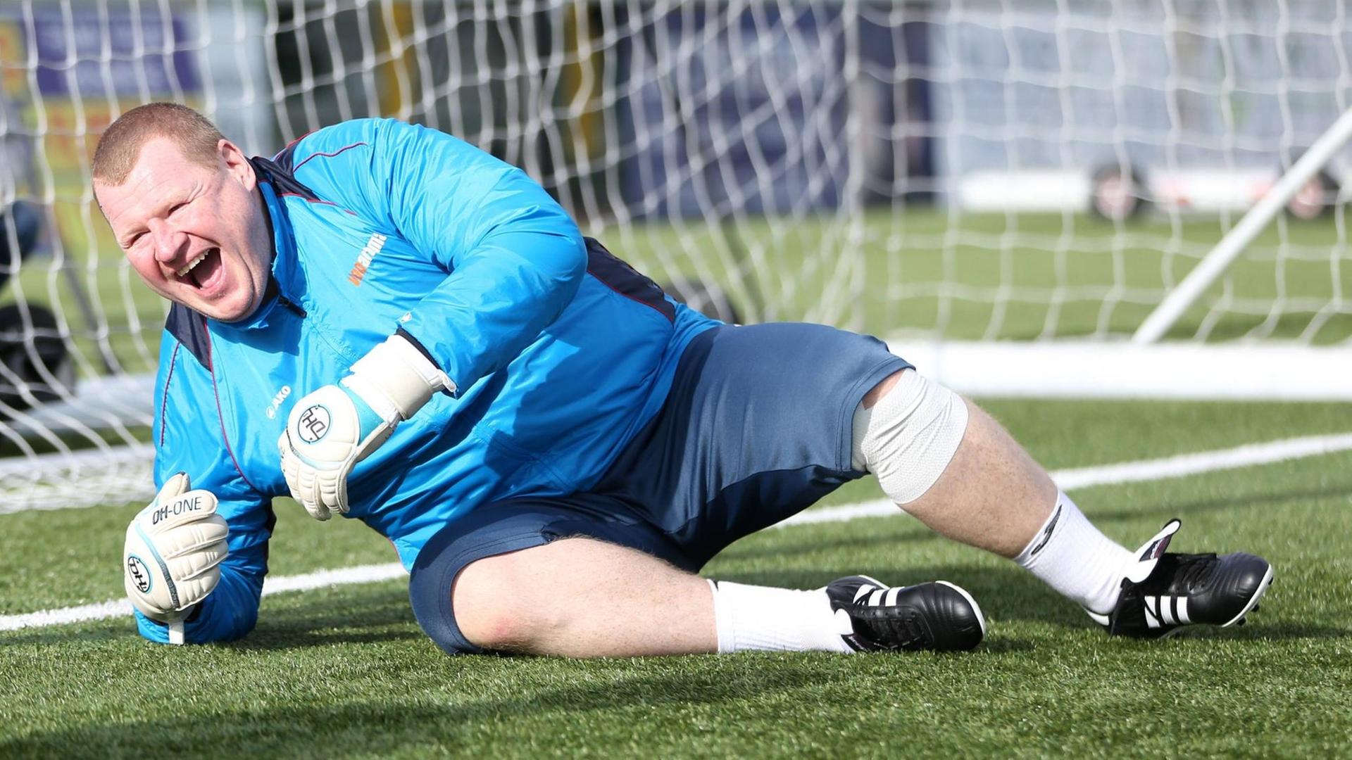 Ersatztorwart Wayne Shaw von Sutton United beim Training Ersatztorwart Wayne Shaw von Sutton United beim Training