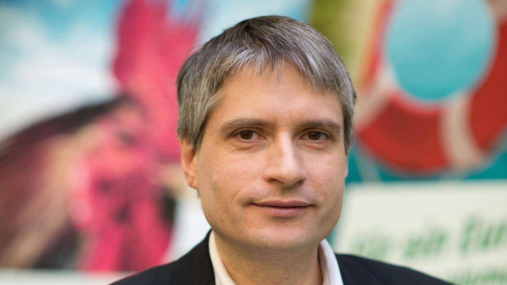 Grünen-Politiker Sven Giegold bei der Präsentation der Europawahlkampagne im April 2014 Grünen-Politiker Sven Giegold bei der Präsentation der Europawahlkampagne im April 2014