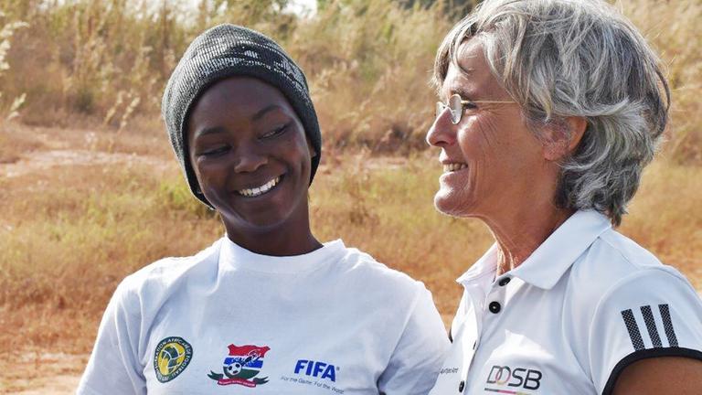 Monika Staab mit einer Teilnehmerin des Coachingkurses Monika Staab mit einer Teilnehmerin des Coachingkurses
