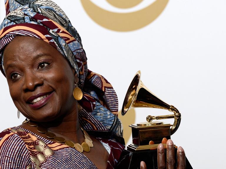 Das Foto zeigt die beninisch-französische Sängerin Angélique Kidjo.