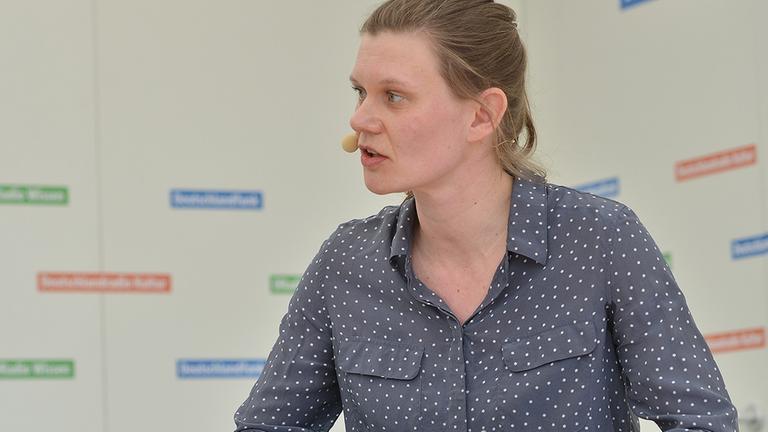 Kerstin Preiwuß zu Gast bei Deutschlandradio Kultur auf der Buchmesse in Leipzig Kerstin Preiwuß zu Gast bei Deutschlandradio Kultur auf der Buchmesse in Leipzig