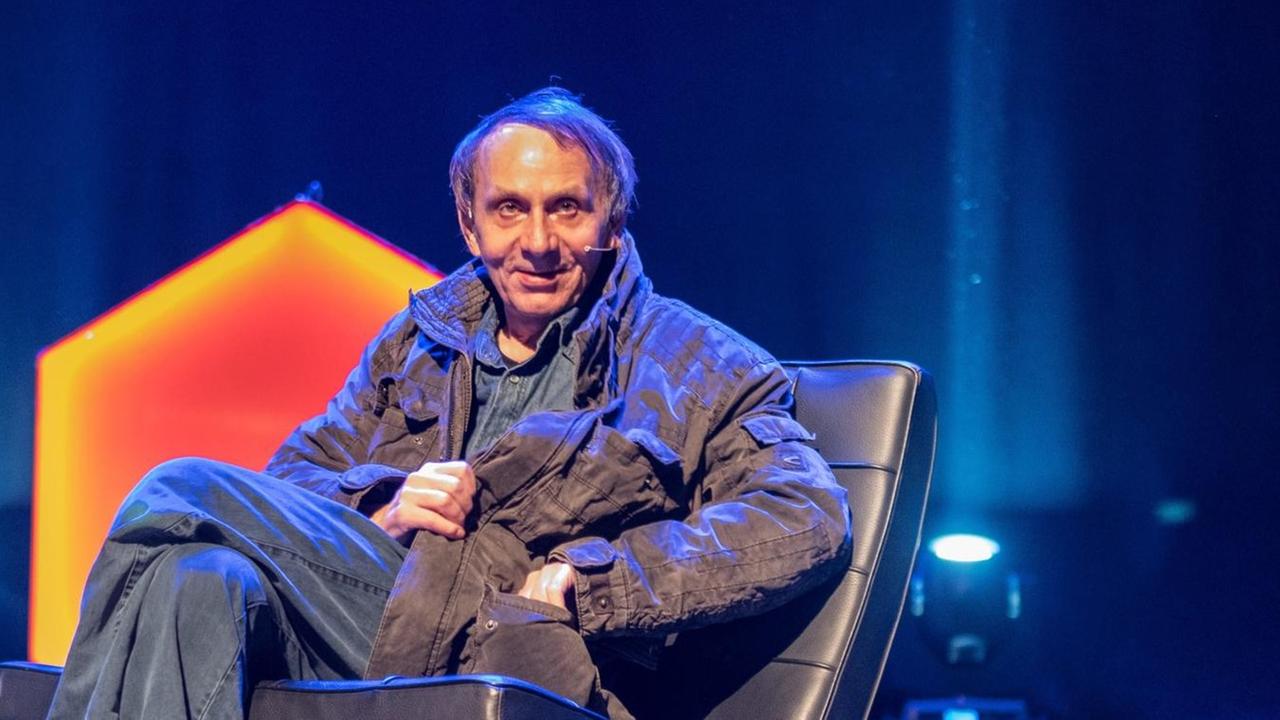 Der französische Schriftsteller Michel Houellebecq im April 2017 bei einer Veranstaltung in der spanischen Stadt Malaga Der französische Schriftsteller Michel Houellebecq im April 2017 bei einer Veranstaltung in der spanischen Stadt Malaga
