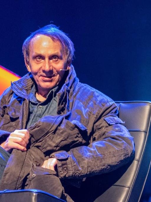 Der französische Schriftsteller Michel Houellebecq im April 2017 bei einer Veranstaltung in der spanischen Stadt Malaga
