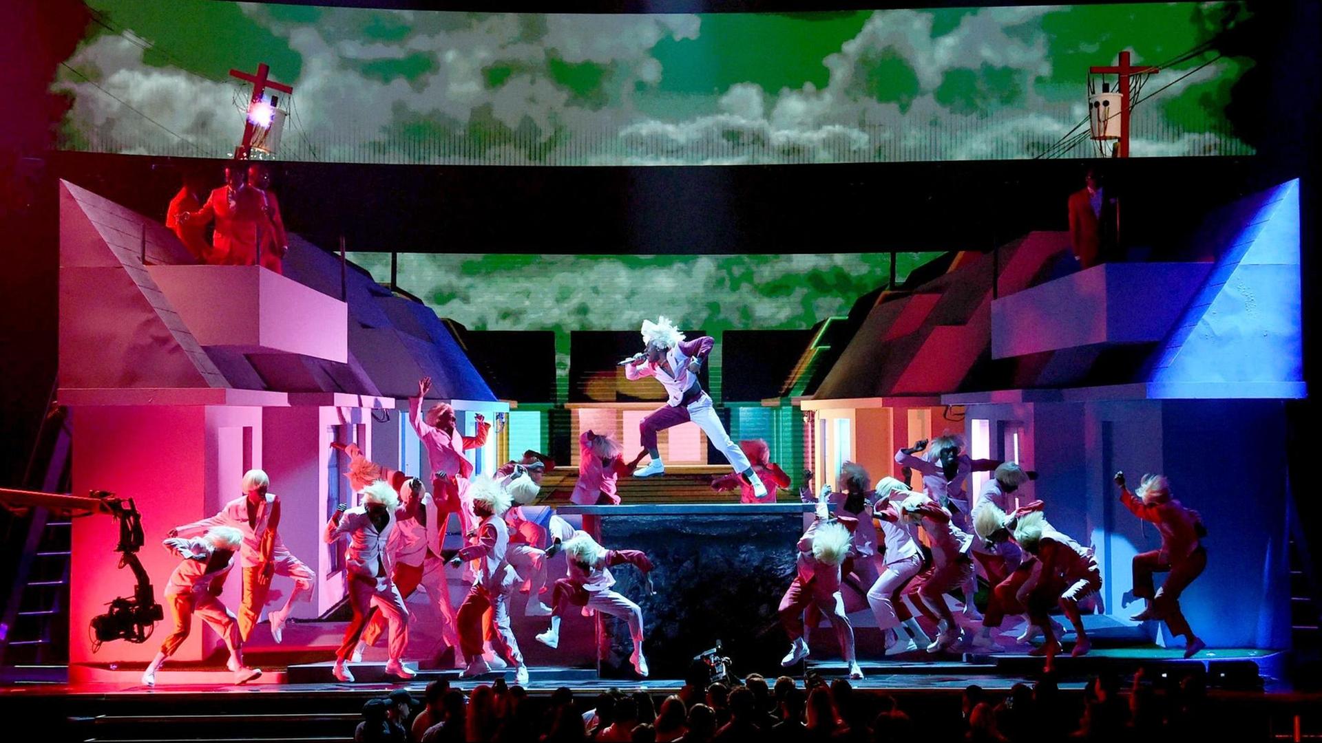 Tyler The Creator performt auf der 62. Verleihung der Grammy Awards. Tyler The Creator performt auf der 62. Verleihung der Grammy Awards.