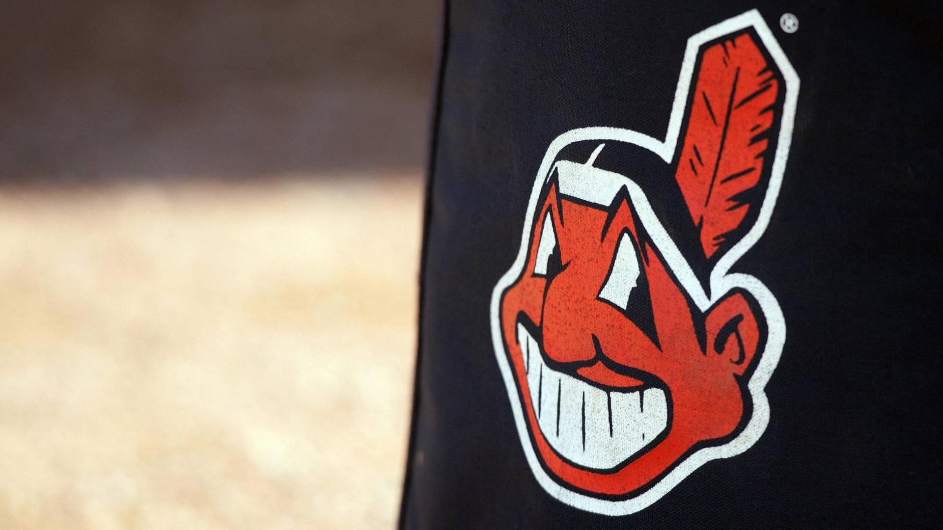 Das Vereinsemblem der US-Baseballmannschaft Cleveland Indians, Chief Wahoo. Das Vereinsemblem der US-Baseballmannschaft Cleveland Indians, Chief Wahoo.