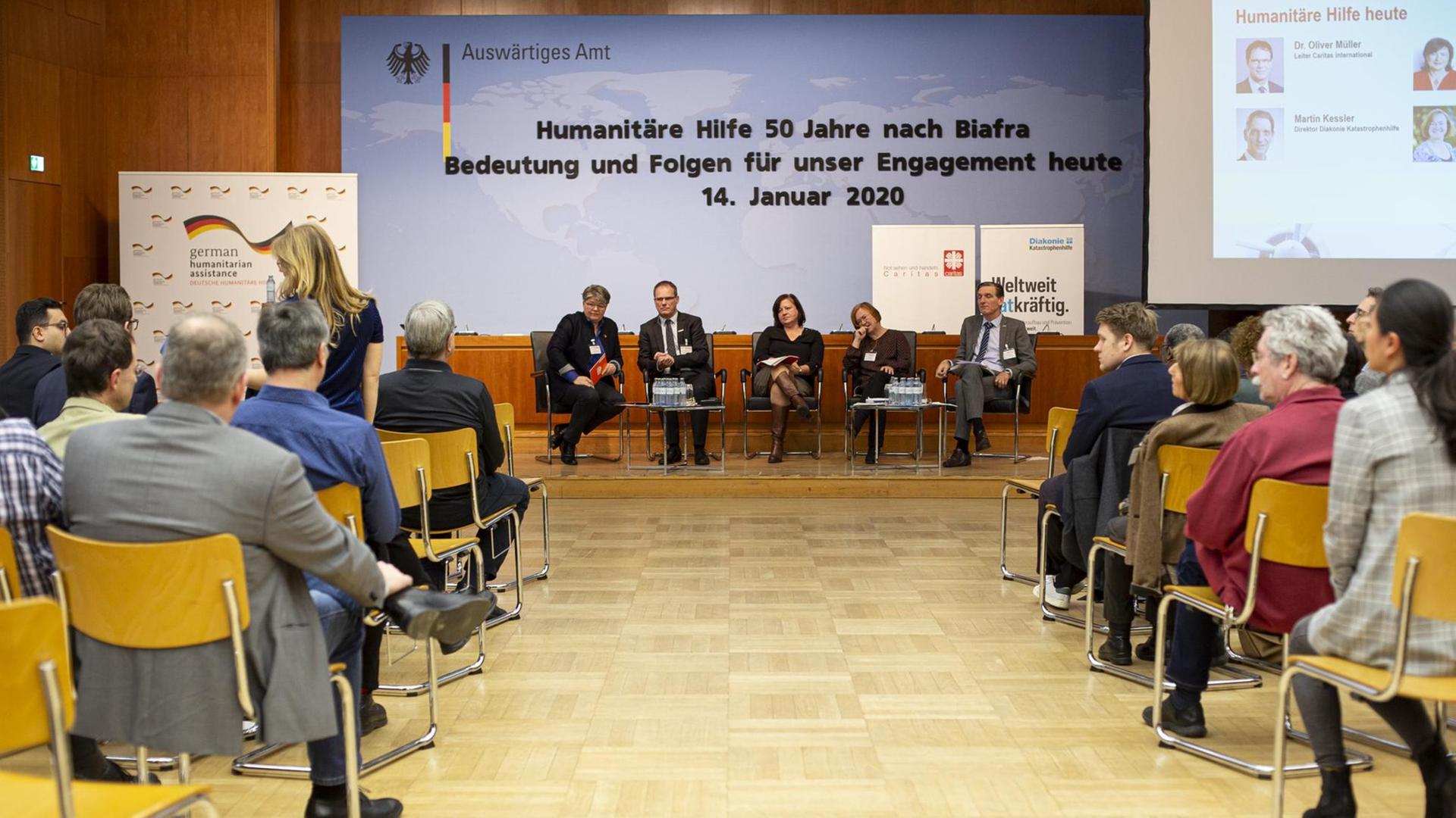 Veranstaltung "Humanitäre Hilfe 50 Jahre nach Biafra" im Auswärtigen Amt in Berlin Veranstaltung "Humanitäre Hilfe 50 Jahre nach Biafra" im Auswärtigen Amt in Berlin
