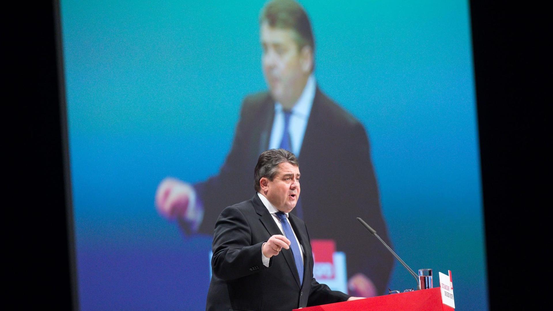 Sigmar Gabriel spricht auf dem SPD Parteitag