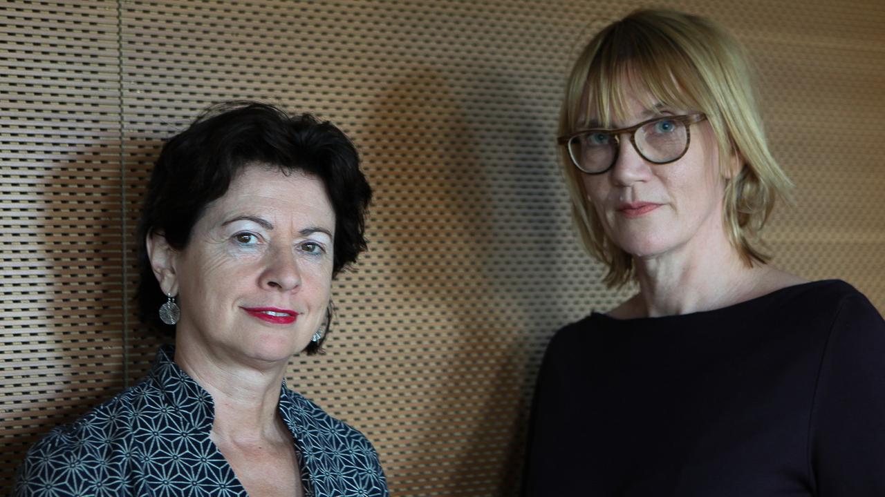 Barbara Lochbihler, ehemalige Europaabgeordnete der Grünen im Gespräch mit Katrin Michaelsen Barbara Lochbihler, ehemalige Europaabgeordnete der Grünen im Gespräch mit Katrin Michaelsen