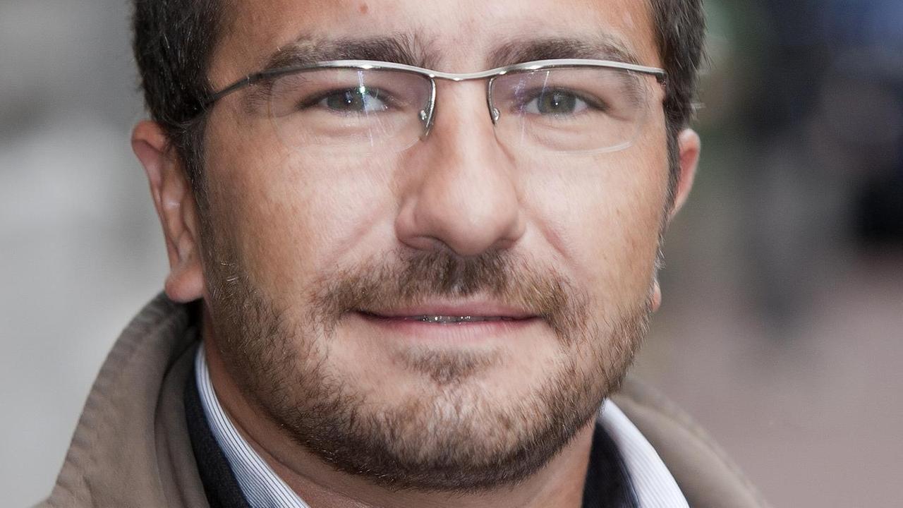 Porträt von Robin Celikates. Porträt von Robin Celikates.
