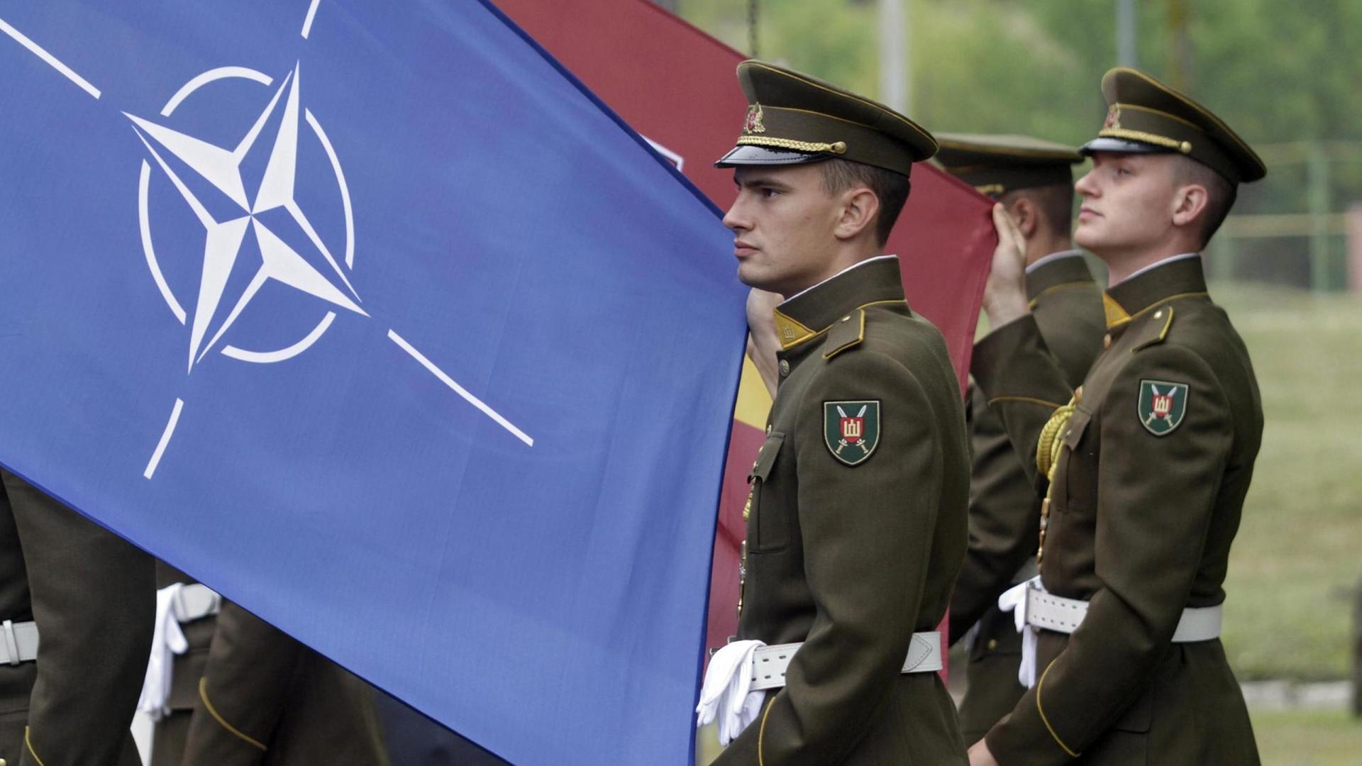 Soldaten in Litauen: Die Nato hat Anfang September sechs neue Hauptquartiere in den östlichen Mitgliedsstaaten eröffnet Soldaten in Litauen: Die Nato hat Anfang September sechs neue Hauptquartiere in den östlichen Mitgliedsstaaten eröffnet