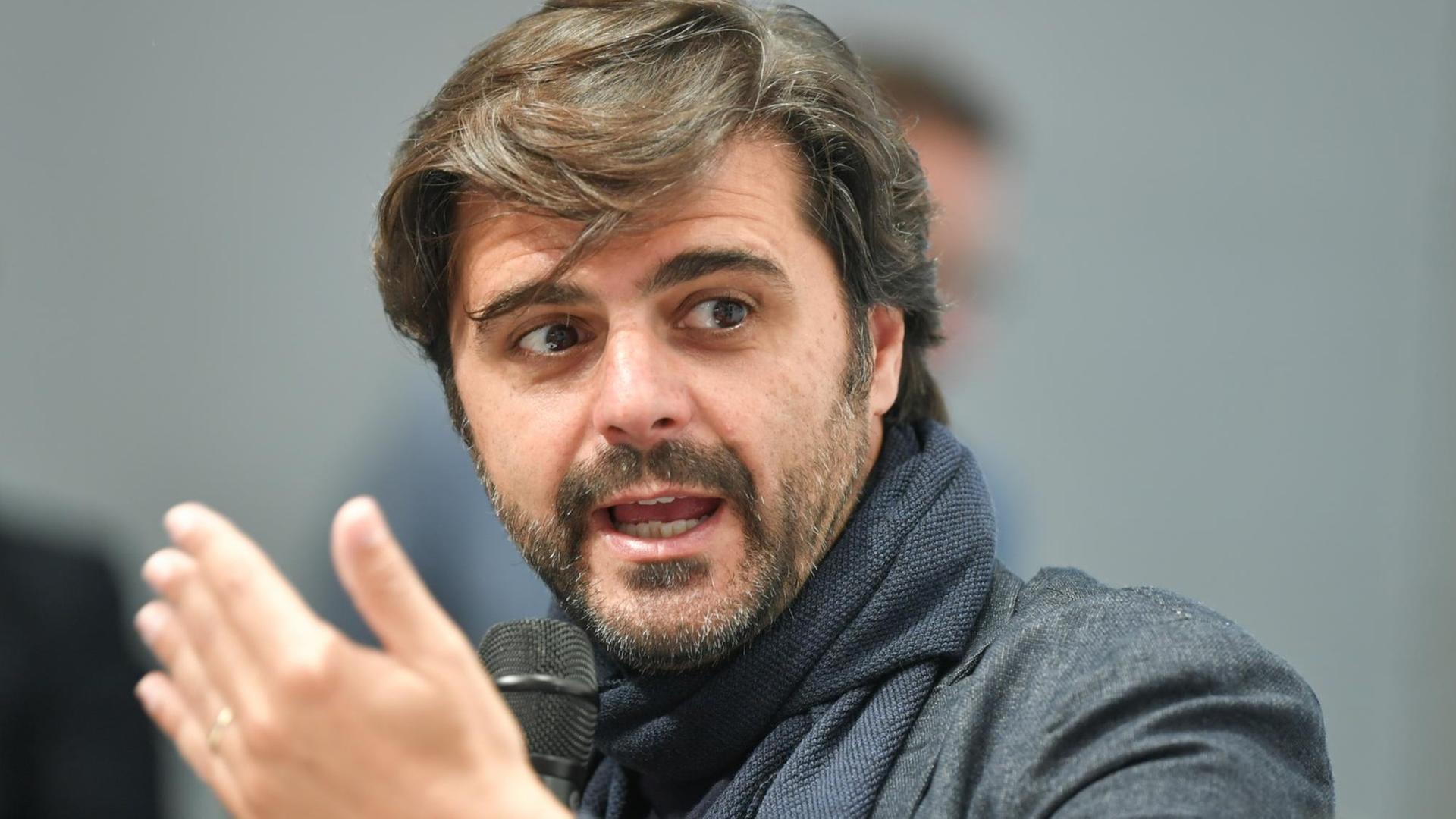 Der Journalist Juan Moreno wurde zum Journalisten des Jahres 2019 gewählt. Der Journalist Juan Moreno wurde zum Journalisten des Jahres 2019 gewählt.