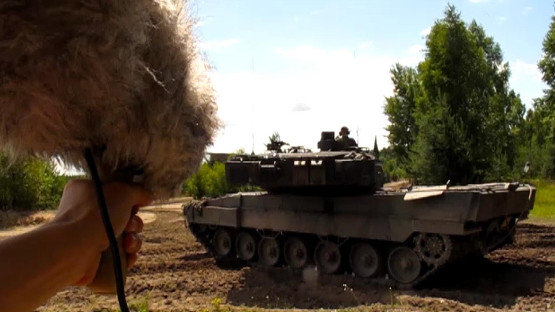 Kampfpanzer vom Typ Leopard 2. Kampfpanzer vom Typ Leopard 2.