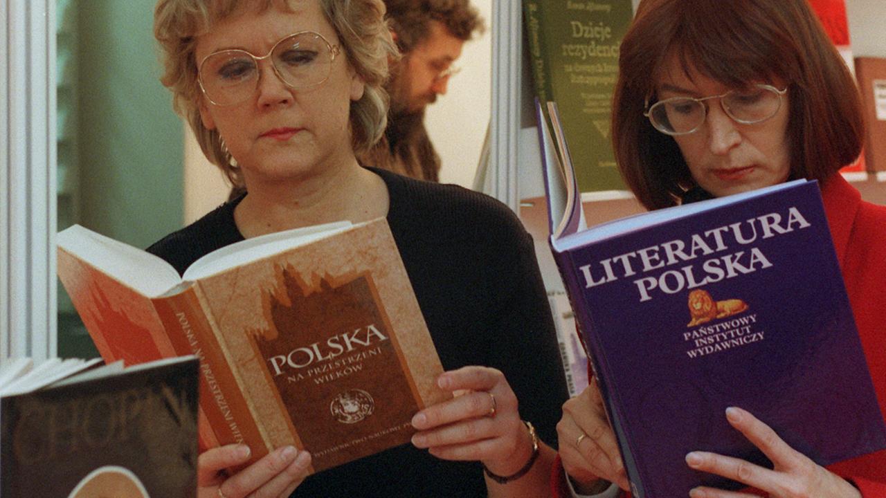 Die polnische Literatur findet viele Leserinnen, hier auf der Frankfurter Buchmesse Die polnische Literatur findet viele Leserinnen, hier auf der Frankfurter Buchmesse