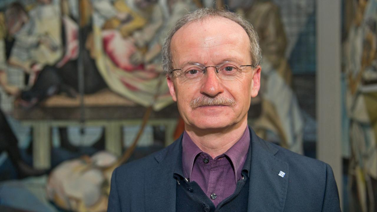 Der Präsident des Friedrich-Loeffler-Instituts (FLI), Prof. Dr. Dr. h.c. Thomas Mettenleiter, aufgenommen am 19.02.2014 auf der Insel Riems (Mecklenburg-Vorpommern). Der Präsident des Friedrich-Loeffler-Instituts (FLI), Prof. Dr. Dr. h.c. Thomas Mettenleiter, aufgenommen am 19.02.2014 auf der Insel Riems (Mecklenburg-Vorpommern).