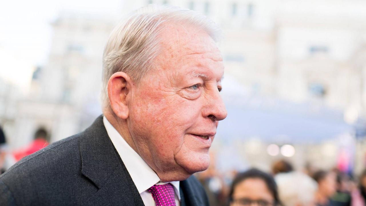 Der ehemalige Bundeskanzler Franz Vranitzky während einer Kundgebung zum Wahlkampfabschluss zur Nationalratswahl 2017. Der ehemalige Bundeskanzler Franz Vranitzky während einer Kundgebung zum Wahlkampfabschluss zur Nationalratswahl 2017.