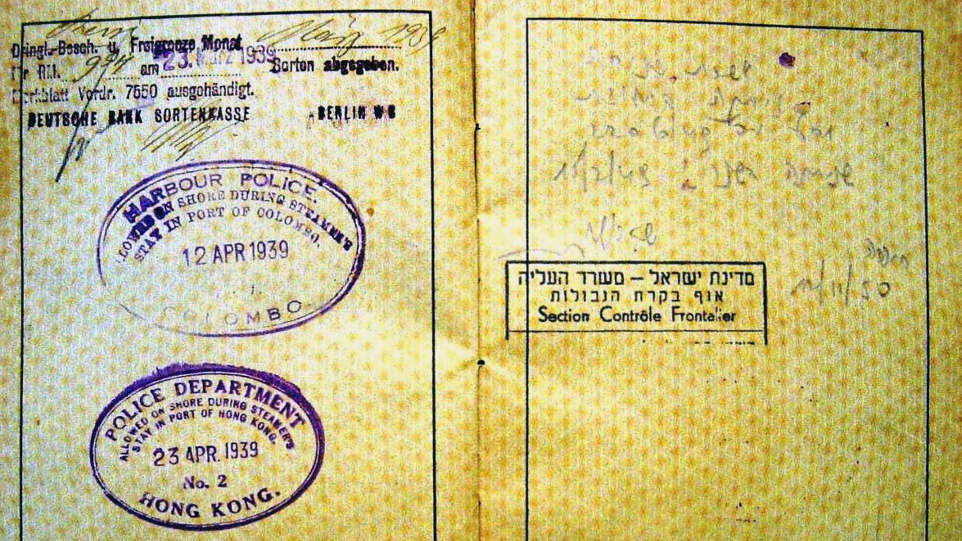 Ein deutscher Reisepass, ausgestellt Anfang 1939 für Walter Otto Israel Loebinger in Berlin. Das Dokument zeigt, dass Loebinger über Ceylon (Sri Lanka) und Hongkong nach Shanghai reiste. Am 12. November 1950, zwei Jahre nach Gründung des israelischen Staates, ist die Einreise in Israel dokumentiert.