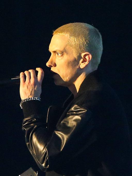 Eminem 2013 bei einem Auftritt der MTV Europe Music Awards.