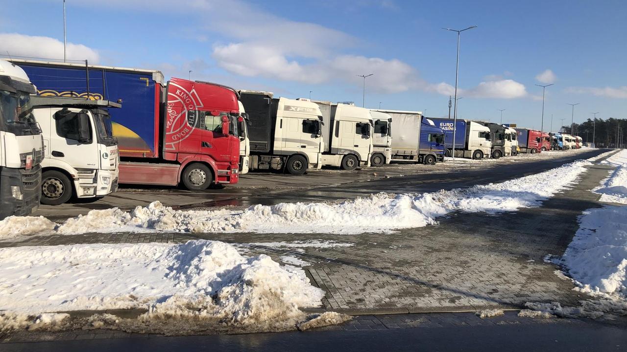 Lkw auf Raststätte Michendorf Lkw auf Raststätte Michendorf