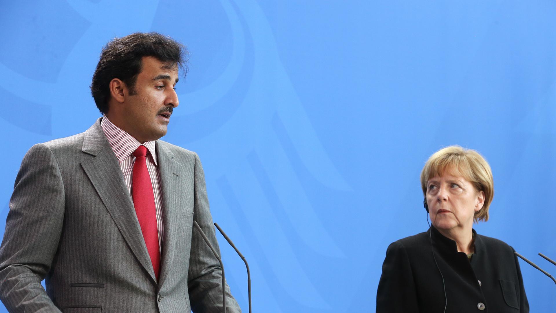 Bundeskanzlerin Angela Merkel und Katars Emir al-Thani bei der Pressekonferenz. Bundeskanzlerin Angela Merkel und Katars Emir al-Thani bei der Pressekonferenz.