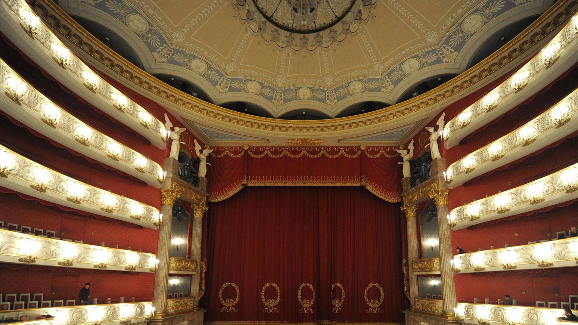 Saal der Bayerischen Staatsoper in München Saal der Bayerischen Staatsoper in München
