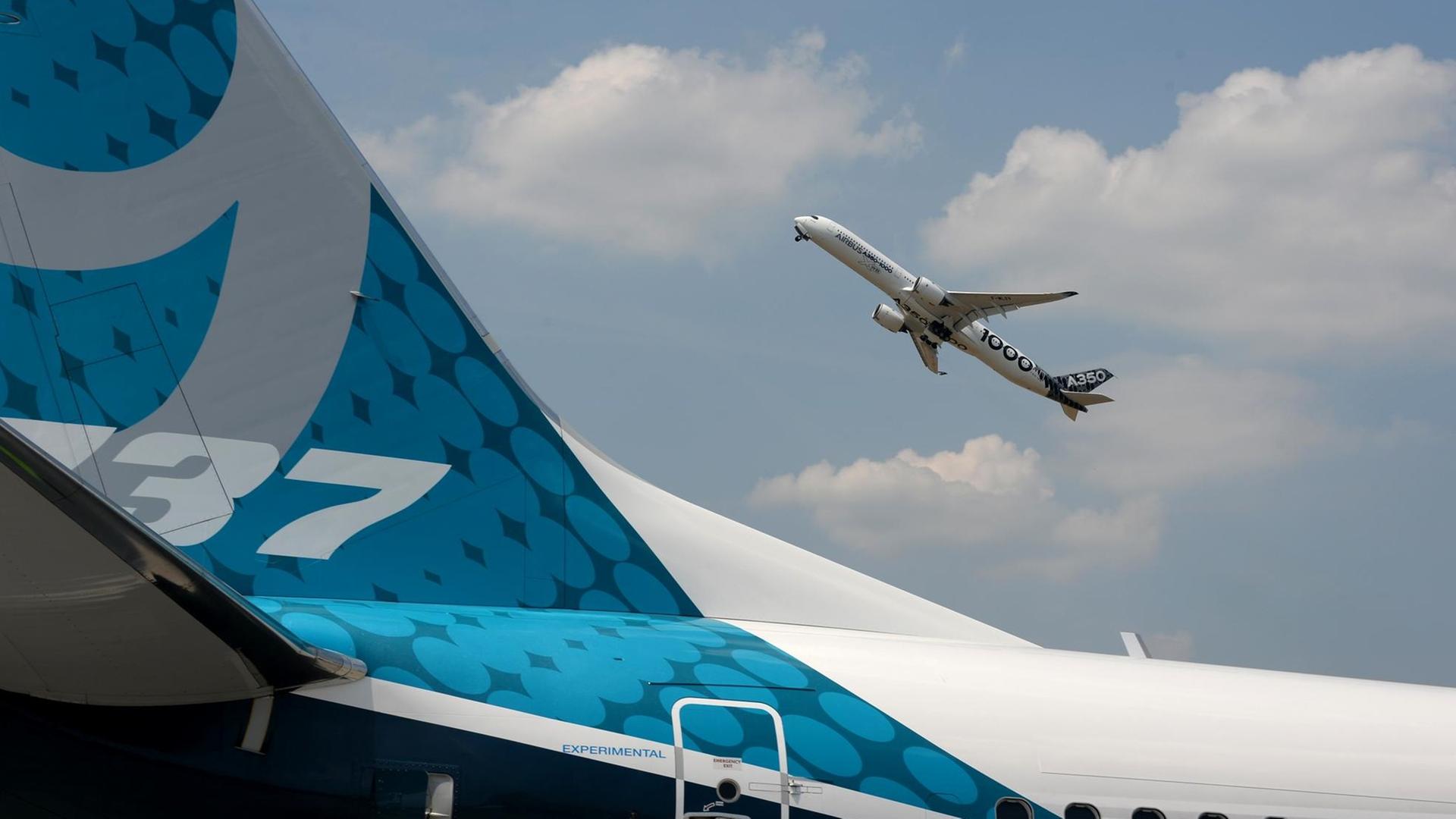 Präsentation eines Airbus A350-1000 bei der Luftfahrtmesse in Le Bourget 2019 Präsentation eines Airbus A350-1000 bei der Luftfahrtmesse in Le Bourget 2019
