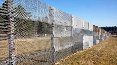Grenzsicherungsstreifen am Point Alpha, einem früheren US-Beobachtungsstützpunkt an der hessischen innerdeutschen Grenze.