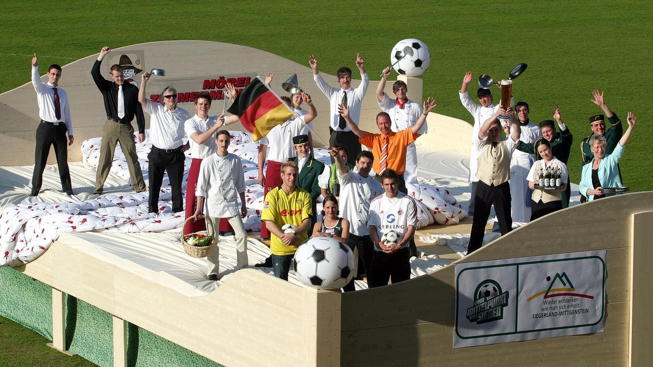 WM 2006 - Größtes Hotelbett zur WM WM 2006 - Größtes Hotelbett zur WM