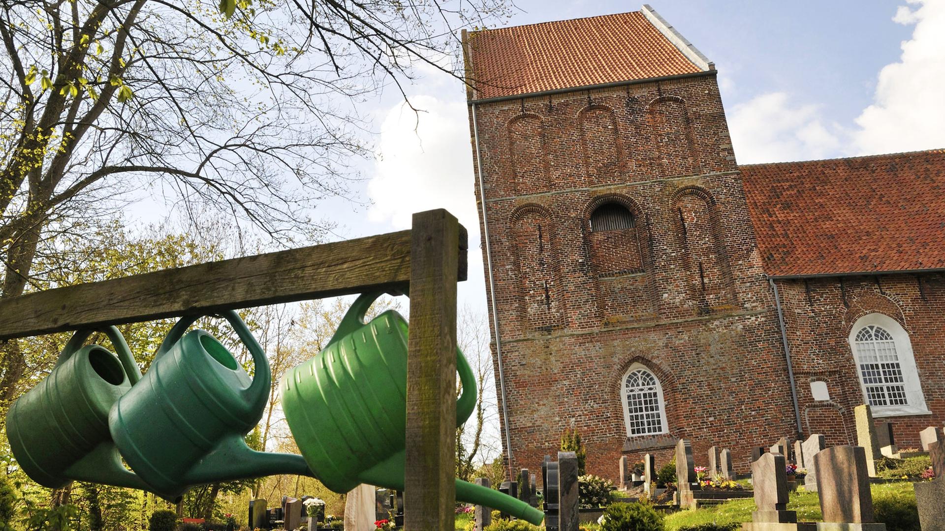 Der schiefe Turm von Suurhusen Der schiefe Turm von Suurhusen