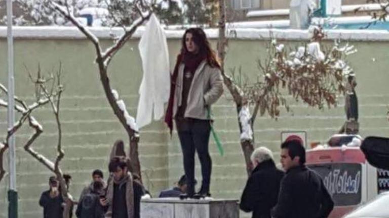 Proteste Gegen Kopftuchzwang Im Iran - Die Hoffnung Auf Freiheit | Deutschlandfunkkultur.de