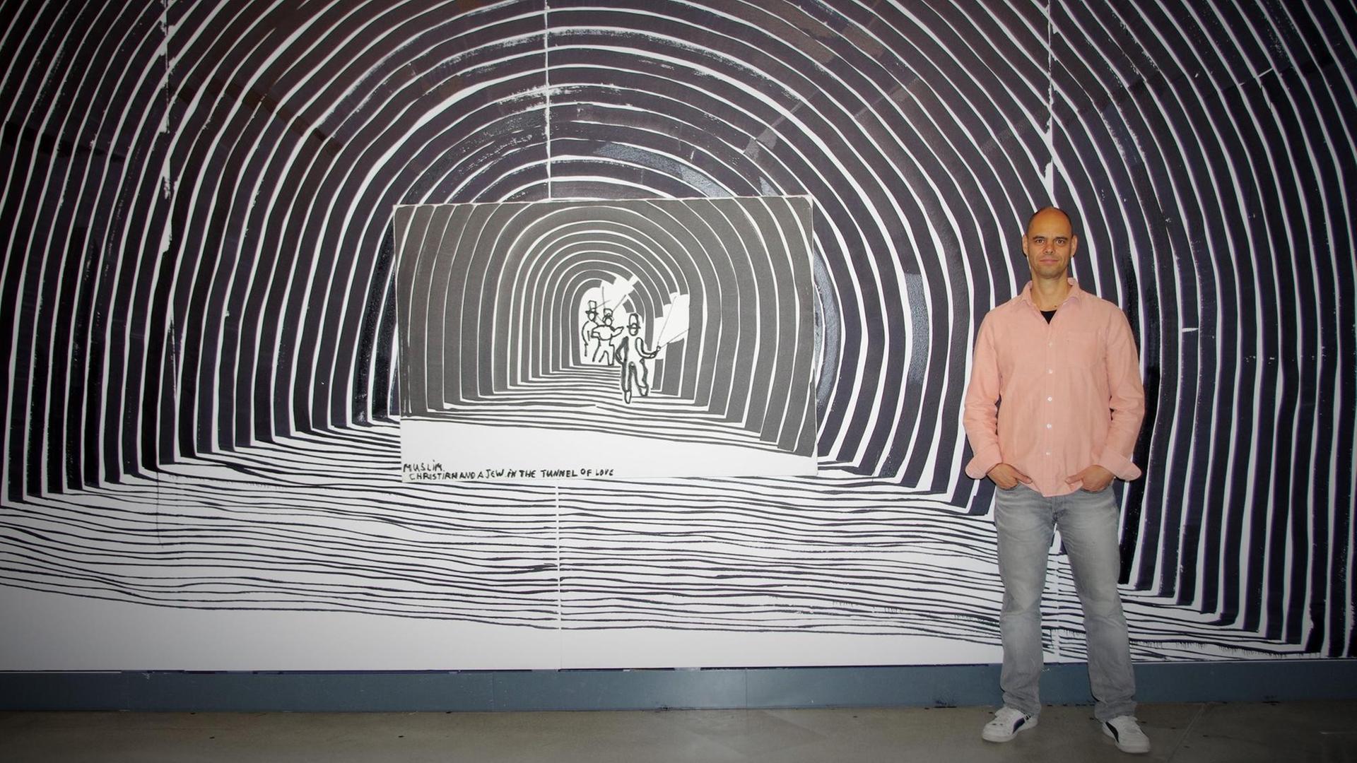 Mit Bruce Springsteen und Mark Knopfler im "Tunnel of love": Eran Shakine und seine Gentlemen-Figuren. Mit Bruce Springsteen und Mark Knopfler im "Tunnel of love": Eran Shakine und seine Gentlemen-Figuren.