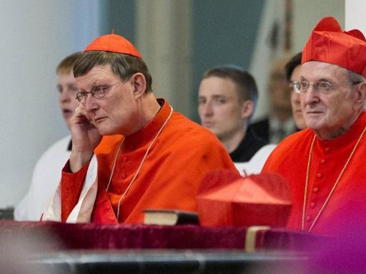Die beiden Kölner Kardinäle Woelki (l.) und Meisner (r., 2017 verstorben) auf der Deutschen Bischofskonferenz 2013
