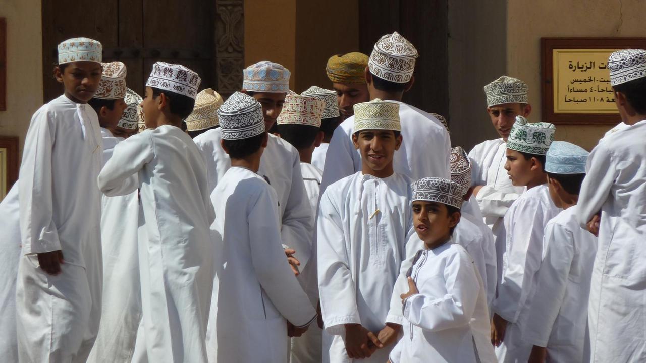 Schuljungen im Sultanat Oman Schuljungen im Sultanat Oman