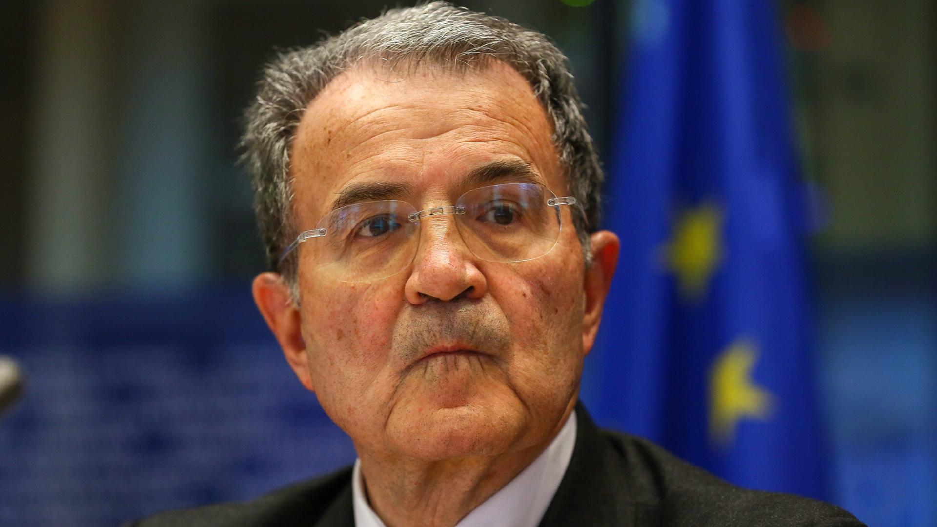 Der Ex-EU-Kommissionspräsident und ehemalige italienische Romano Prodi, hier als UN-Sonderbeauftragter für die Sahel-Zone während eines Treffens im EU-Parlament, April 2014. Der Ex-EU-Kommissionspräsident und ehemalige italienische Romano Prodi, hier als UN-Sonderbeauftragter für die Sahel-Zone während eines Treffens im EU-Parlament, April 2014.