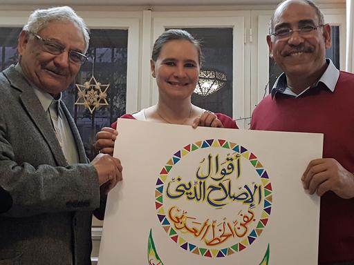 Der koptisch-evangelische Theologe Tharwat Kades, Pfarrerin Nadia El Karsheh und der islamische Kalligrafie-Künstler Ahmed Darwish (v. l. n. r.)