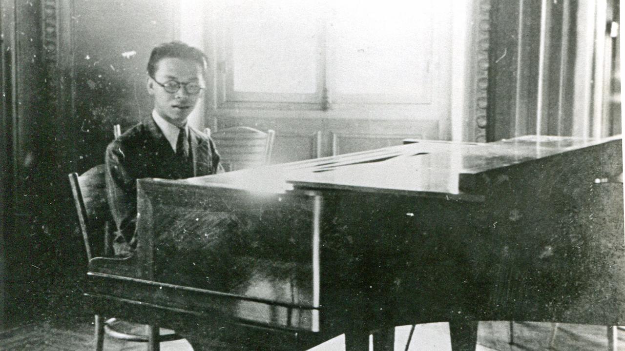 José Maceda wurde in Paris und New York zum Konzertpianist ausgebildet