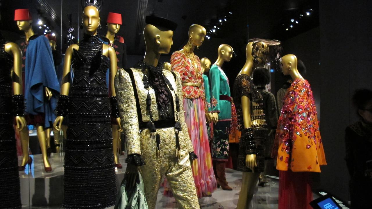 Originalmodelle des Designers Yves Saint Laurent, präsentiert im gleichnamigen Museum in Paris