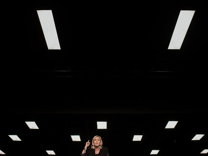 Marine Le Pen, Vorsitzende der rechtsextremen Partei Front National, während einer Wahlkampfveranstaltung in Lyon am 1. März 2014 Marine Le Pen, Vorsitzende der rechtsextremen Partei Front National, während einer Wahlkampfveranstaltung in Lyon am 1. März 2014
