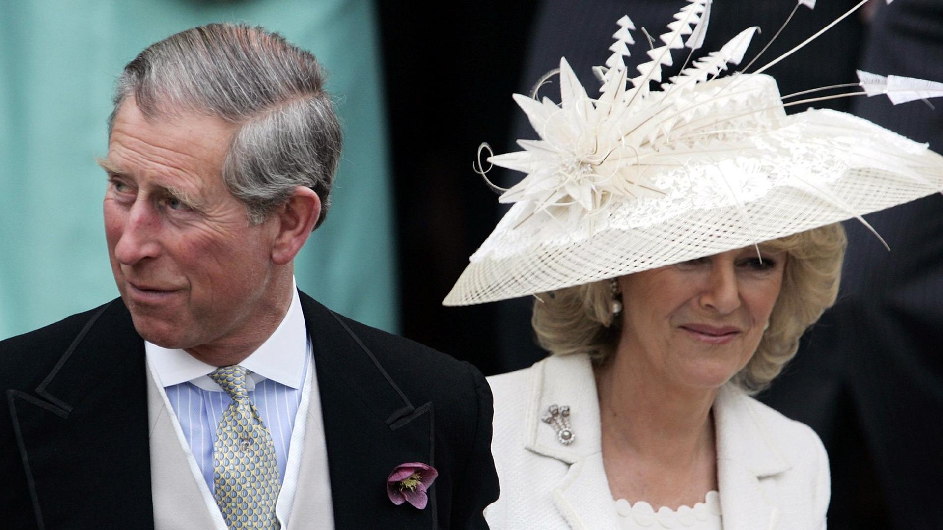 Kronprinz Charles von Großbritannien und Camilla Parker Bowles bei ihrer Hochzeit am 09.04.2005 in Windsor. Kronprinz Charles von Großbritannien und Camilla Parker Bowles bei ihrer Hochzeit am 09.04.2005 in Windsor.