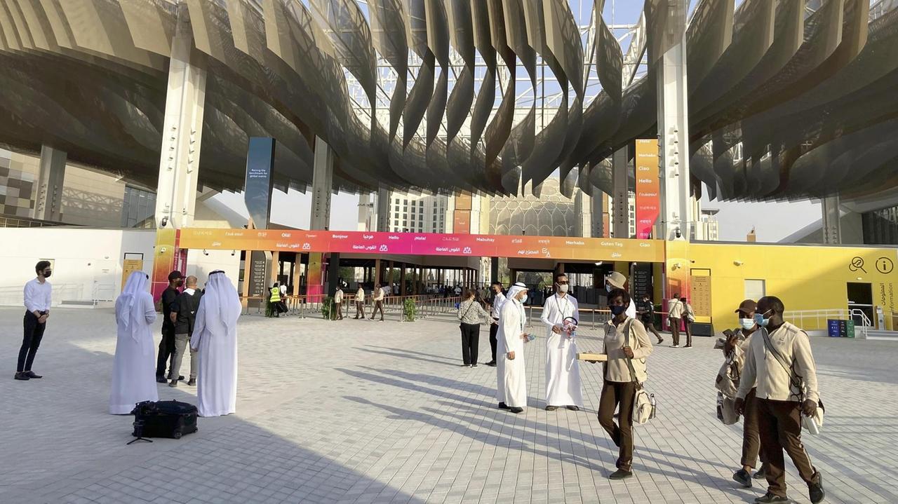 Der Eingang zur Expo 2021 in Dubai Der Eingang zur Expo 2021 in Dubai