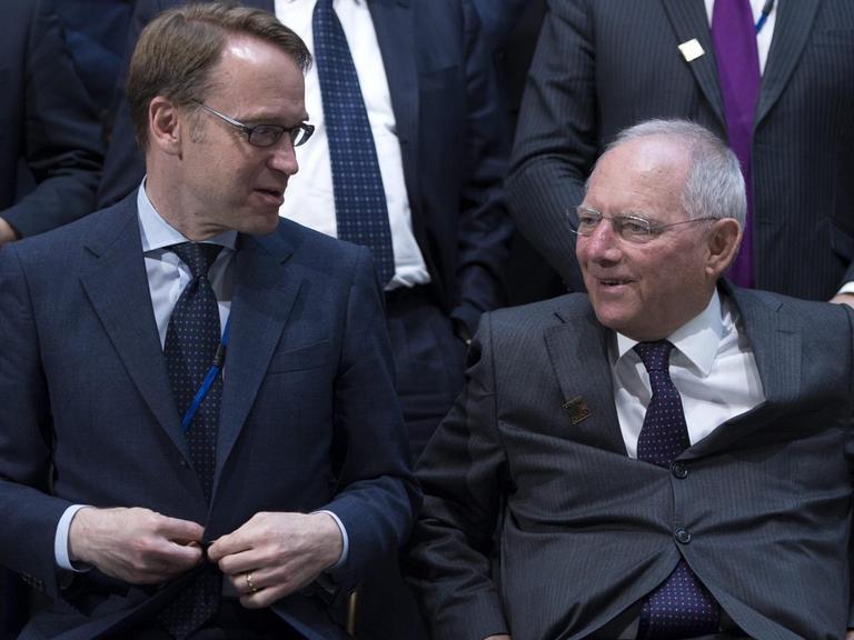 Bundesfinanzminister Wolfgang Schäuble (re.) und der Präsident der Deutschen Bundesbank, Jens Weidmann, nach dem IWF-Frühjahrstreffen in Washington.