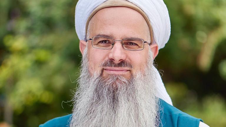 Der Imam Husamuddin Meyer ist Mitglied Kompetenz-Team "muslimische Gefängnisseelsorge". Der Imam Husamuddin Meyer ist Mitglied Kompetenz-Team "muslimische Gefängnisseelsorge".