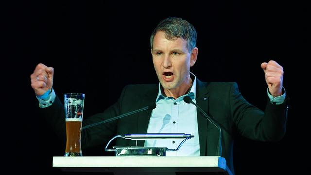 Björn Höcke, Thüringens AfD-Vorsitzender und Spitzenkandidat der Partei für die Landtagswahl 2019, spricht bei einer Veranstaltung der AfD zum politischen Aschermittwoch.