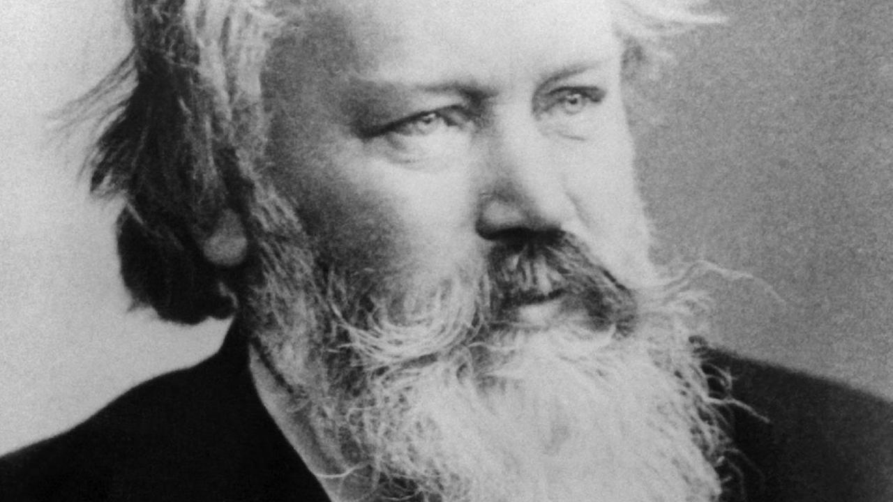 Der deutsche Komponist Johannes Brahms auf einem Foto aufgenommen um 1889.