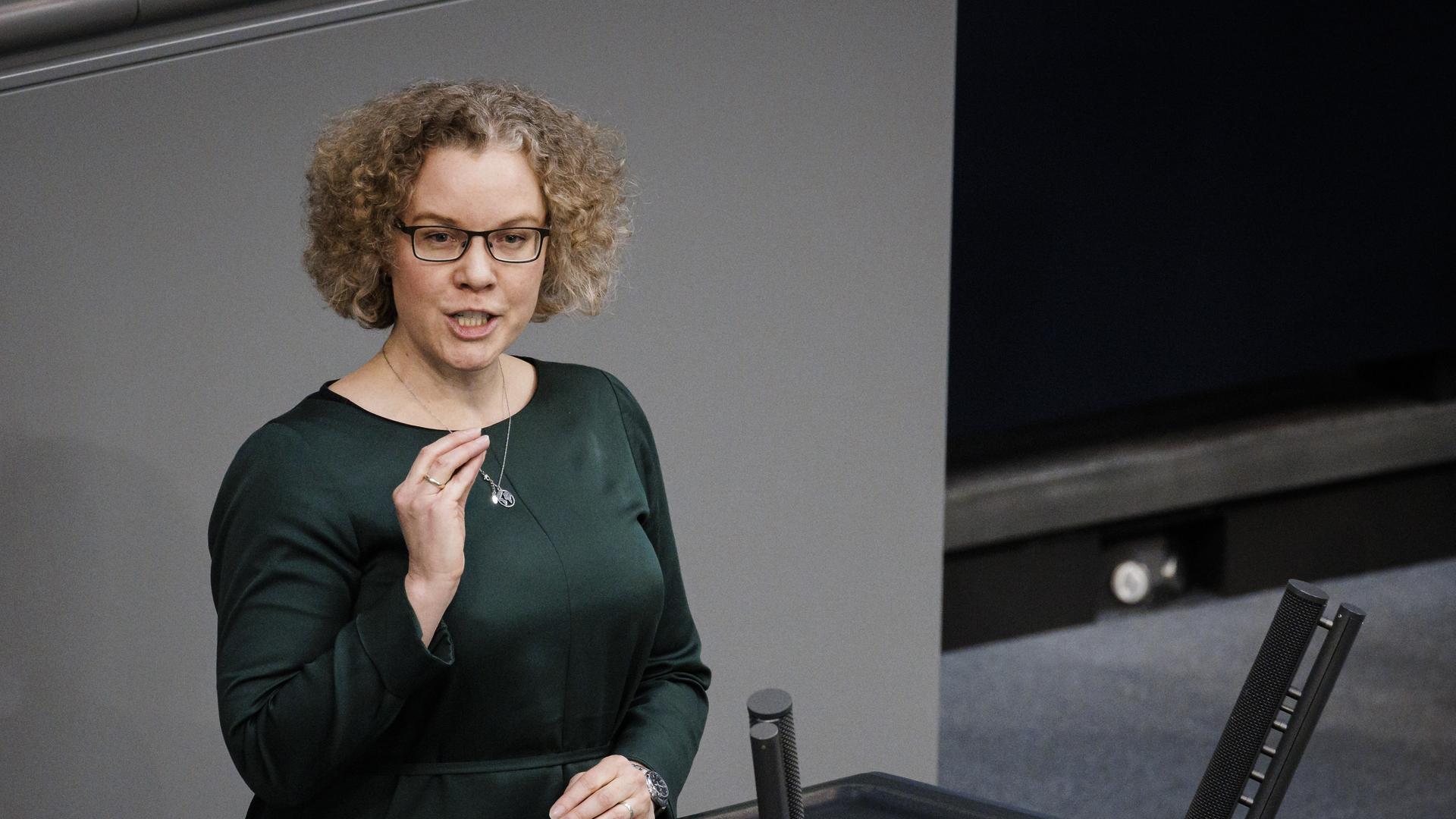 Julia Verlinden (Bündnis 90/Die Grünen) hält eine Rede im Deutschen Bundestag