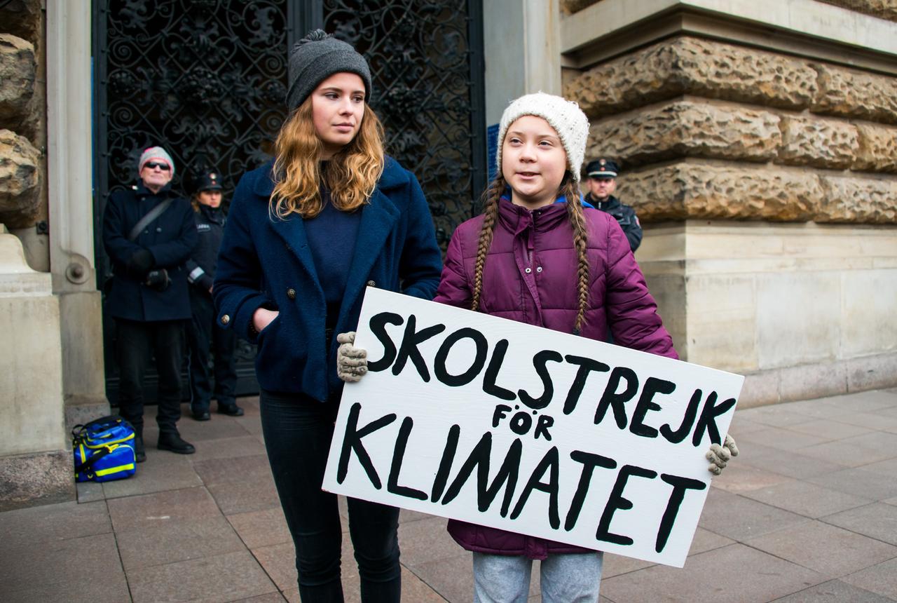 2019 in Hamburg: Luisa Neubauer, deutsche Klimaaktivistin und eine der Hauptorganisatorinnen des Schulstreiks Fridays for Future, und Greta Thunberg. Die schwedische Klimaaktivistin war erstmals für einen Schulstreik für mehr Klimaschutz nach Deutschland gekommen.