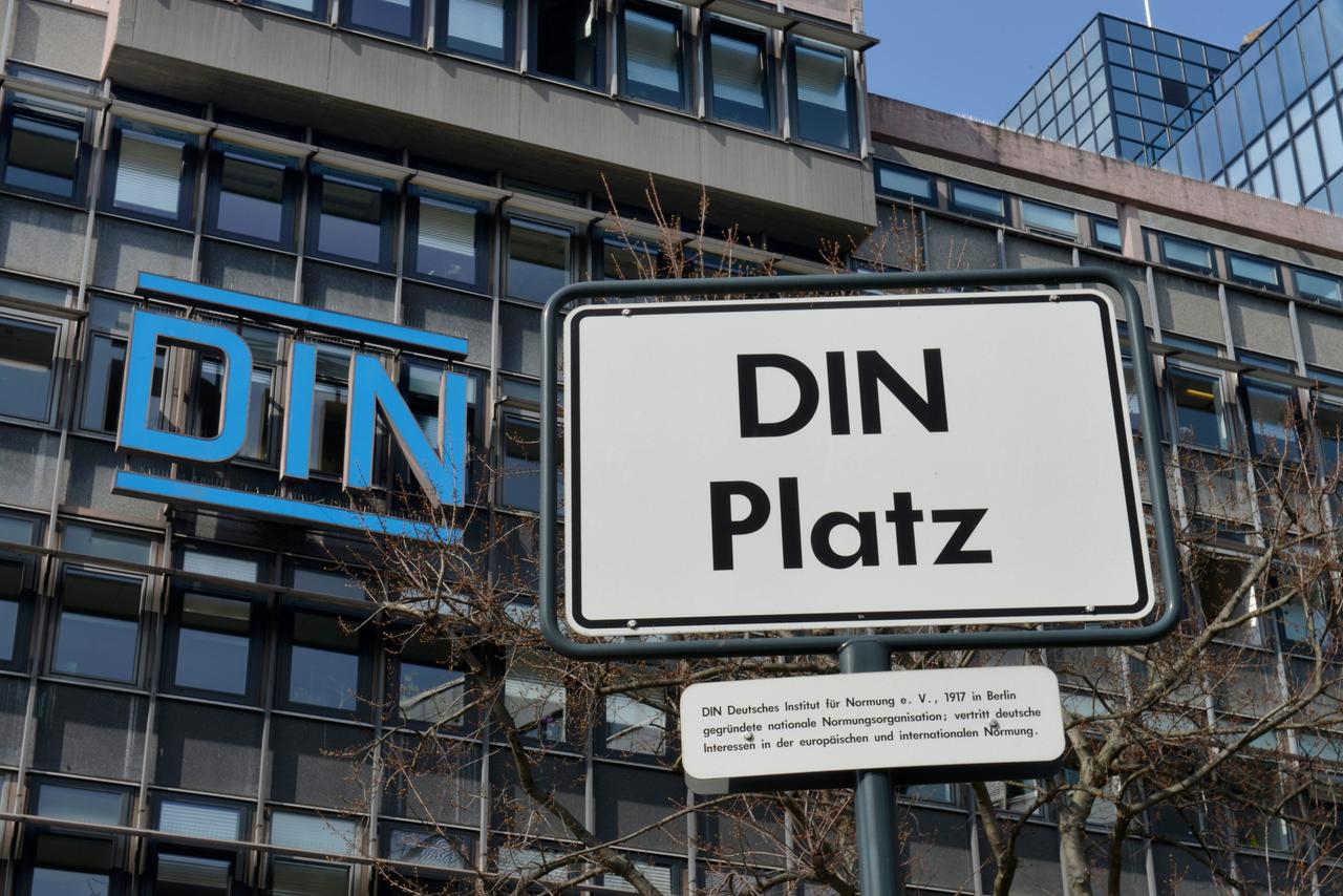 DIN Burggrafenstrasse Tiergarten Mitte Berlin Deutschland
