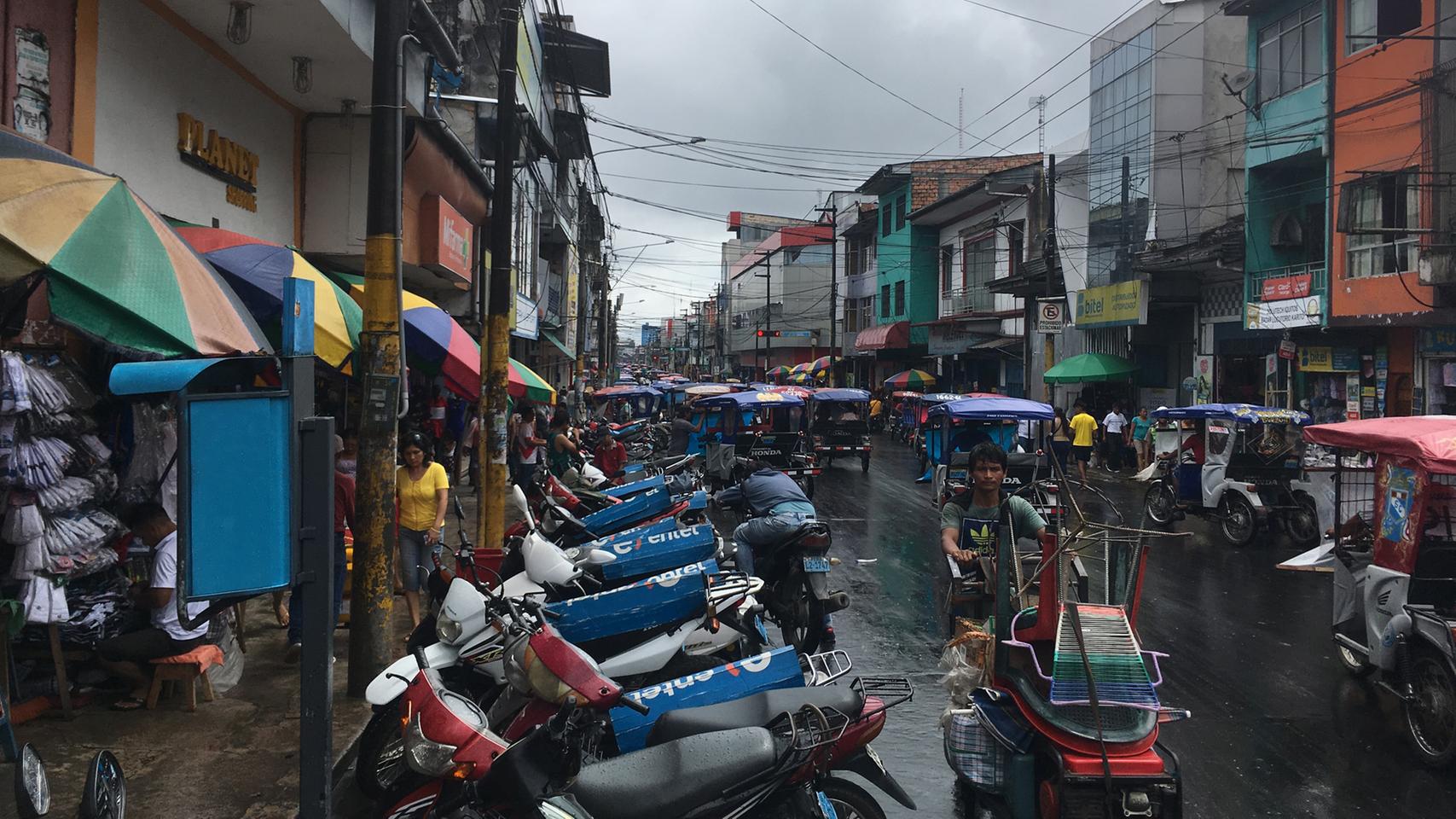 Straßenszene Iquitos Straßenszene Iquitos