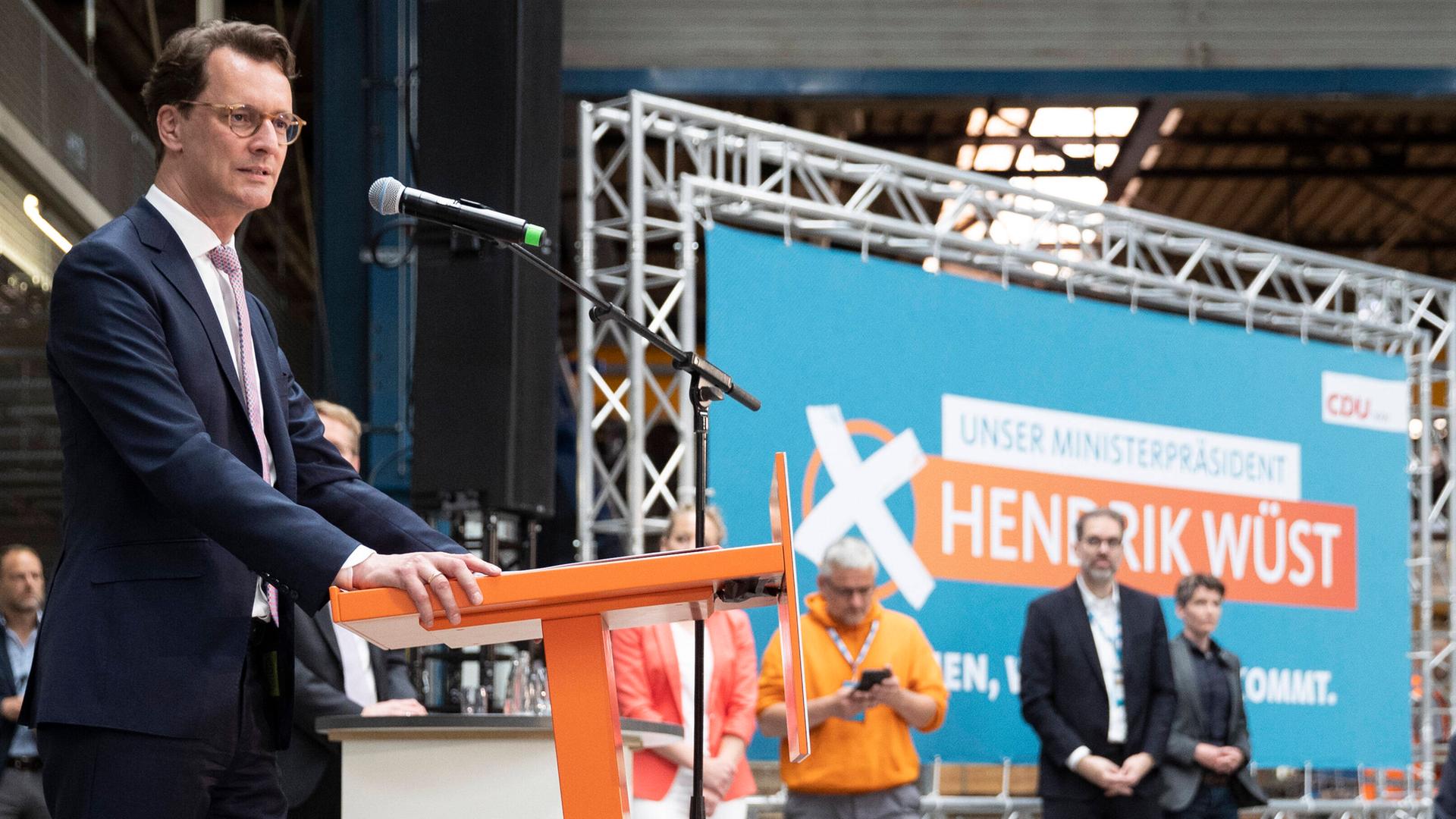 Hendrik Wüst (CDU), Ministerpräsident von Nordrhein-Westfalen, auf einer Wahlkampf-Veranstaltung
